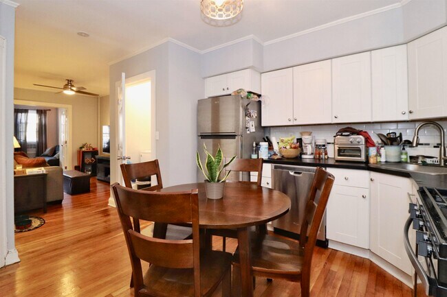 Foto del edificio - 63 Laidlaw Ave