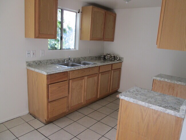 Building Photo - 2725 Fairmount St