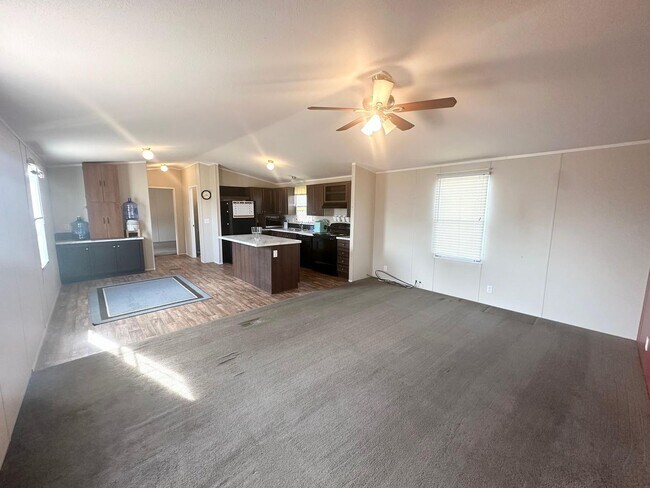 Foto del edificio - 3 Bedroom 2 Bathroom Ready to Rent