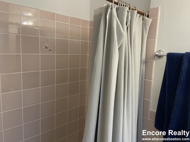 Foto del edificio - 61 S Huntington Ave