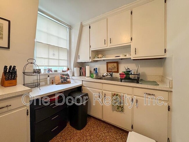 Building Photo - 710A Wythe Ln