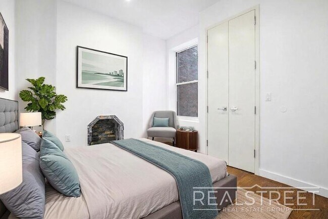 Foto del edificio - 3 BED 1.5 Bath in Bed Stuy