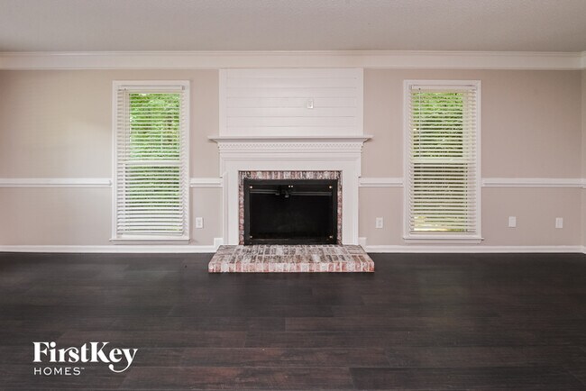 Foto del edificio - 7330 Glen Brook Ln