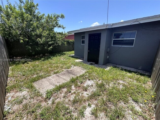 Foto del edificio - 3070 NW 12th Ct