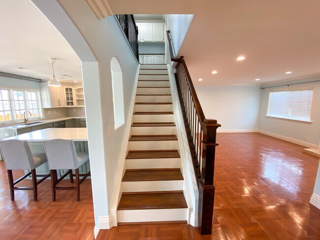 Staircsase - 5191 Victoria Pl