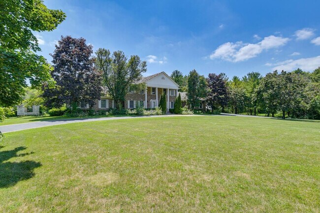 Foto del edificio - 7 Creekside Ln