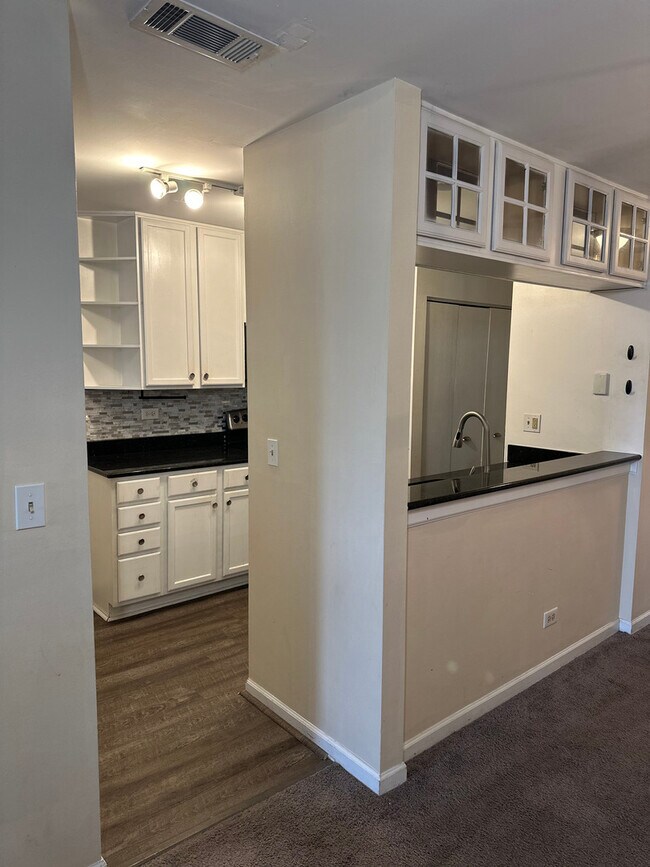 Building Photo - 214 Glengarry Dr