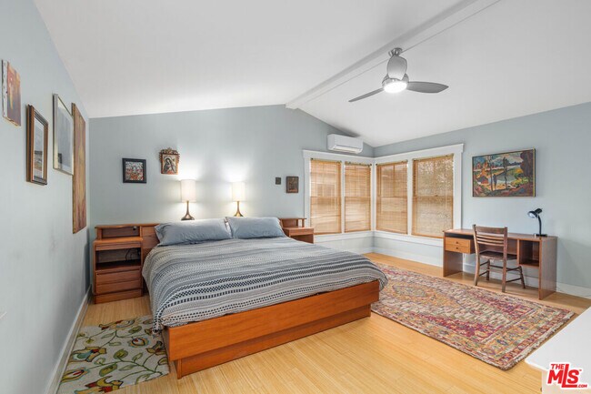 Foto del edificio - 740 Marco Pl