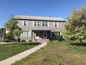 Building Photo - 1347 Thayer Dr