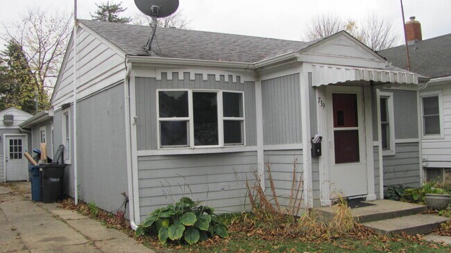 Building Photo - 739 E Benton St