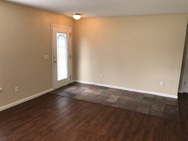 Building Photo - 1236 Spring Creek