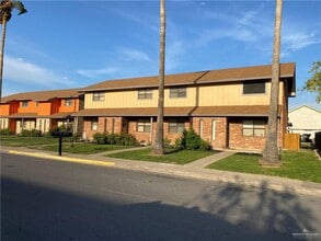 Building Photo - 11-25 1/2 N 25 1/2 St