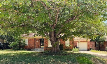 Building Photo - 3259 Creston Ave