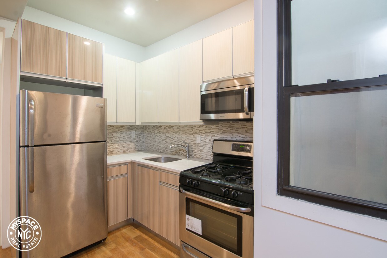 Foto principal - 291 Monroe St