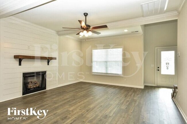 Building Photo - 1500 Kingbird Dr