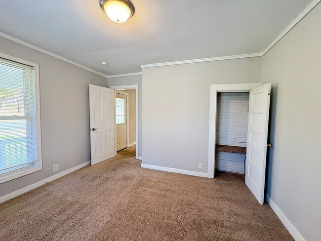 Foto del edificio - 3 Bedroom, 1 Bathroom House in Liberty!