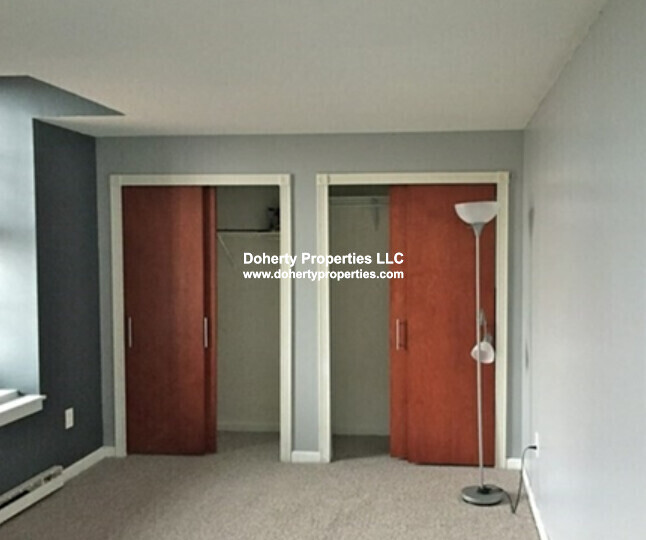 Building Photo - 201 Thorndike St