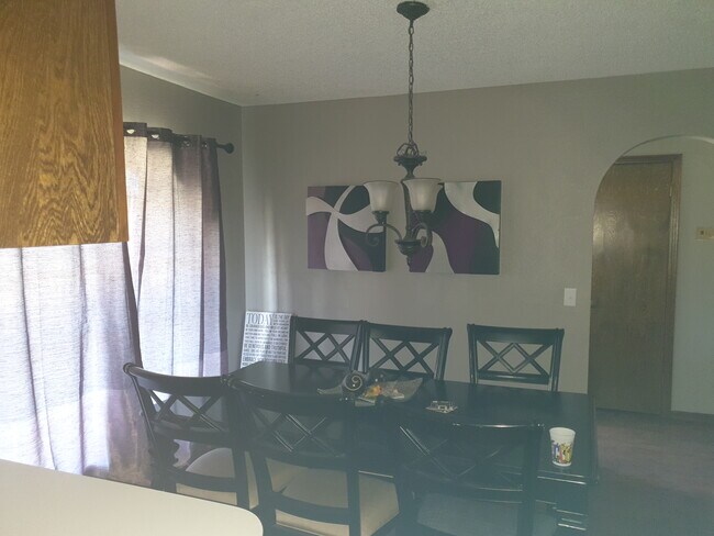Foto del edificio - 1034 W Dorchester Way