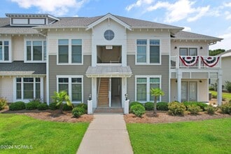 Building Photo - 2537 St James Dr SE