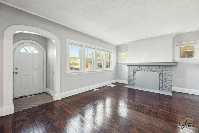 Foto del edificio - 3 bedroom 2 bath $1375