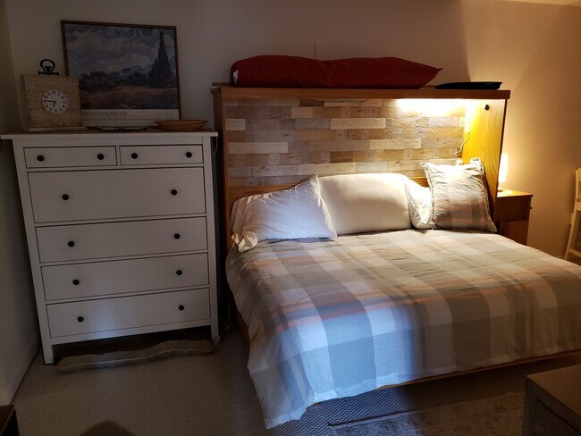 Espacio tranquilo para dormir - 4633 Clark Pl NW