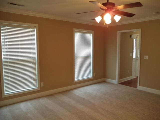 Foto del edificio - 6317 Stillglen Ln