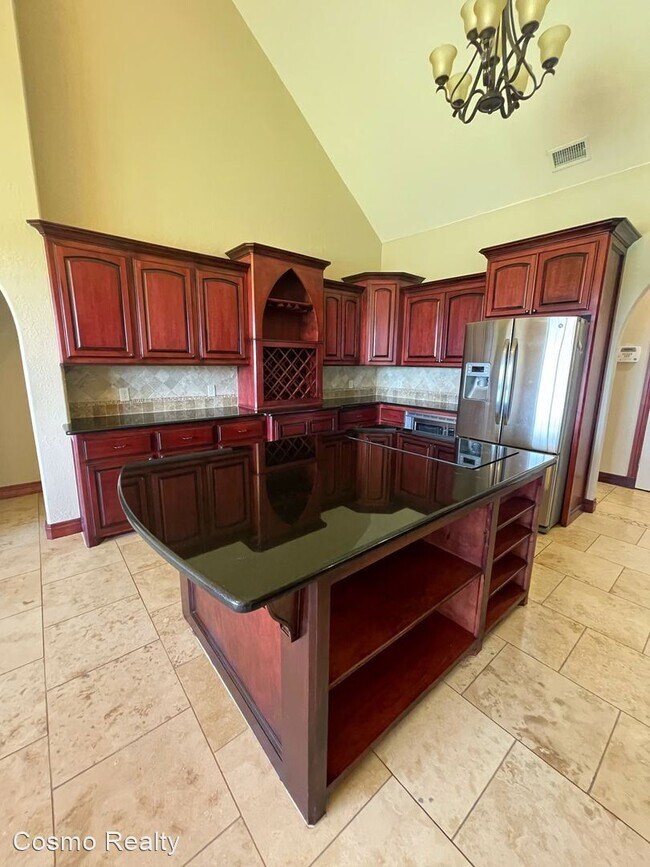Building Photo - 4 br, 3 bath House - 1414 NE 61St. Street