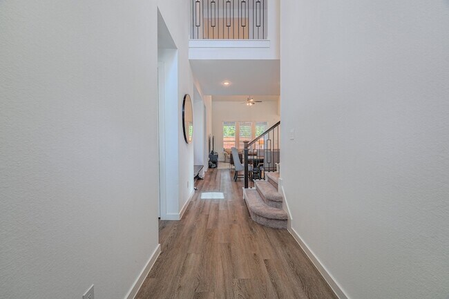 Foto del edificio - 662 Lost Maples Bend Ln