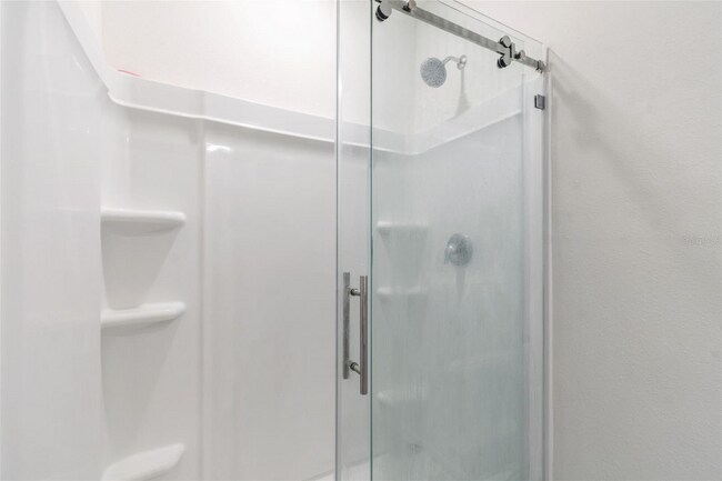 Foto del edificio - 5667 Chorleywood Ln