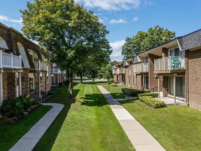 Building Photo - Kensington Manor Apartments