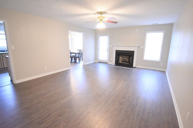 Foto del edificio - Coming Soon: 3 Bedroom, 2.5 Bathroom Home ...