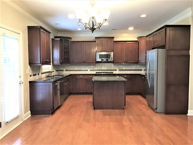 Foto del edificio - 402 River Summit Dr