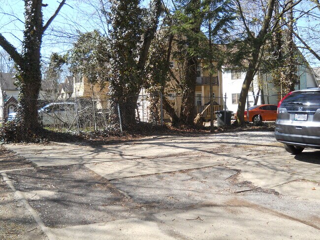 Foto del edificio - 896 Delia Ave