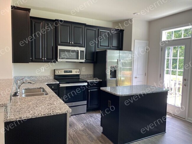 Foto del edificio - 531 View Point Way