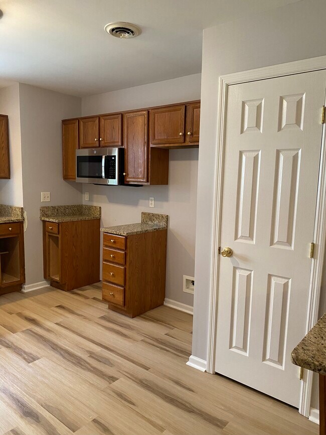 186 Christine Dr Unit 186, Reading, PA 19606 Condo for Rent in