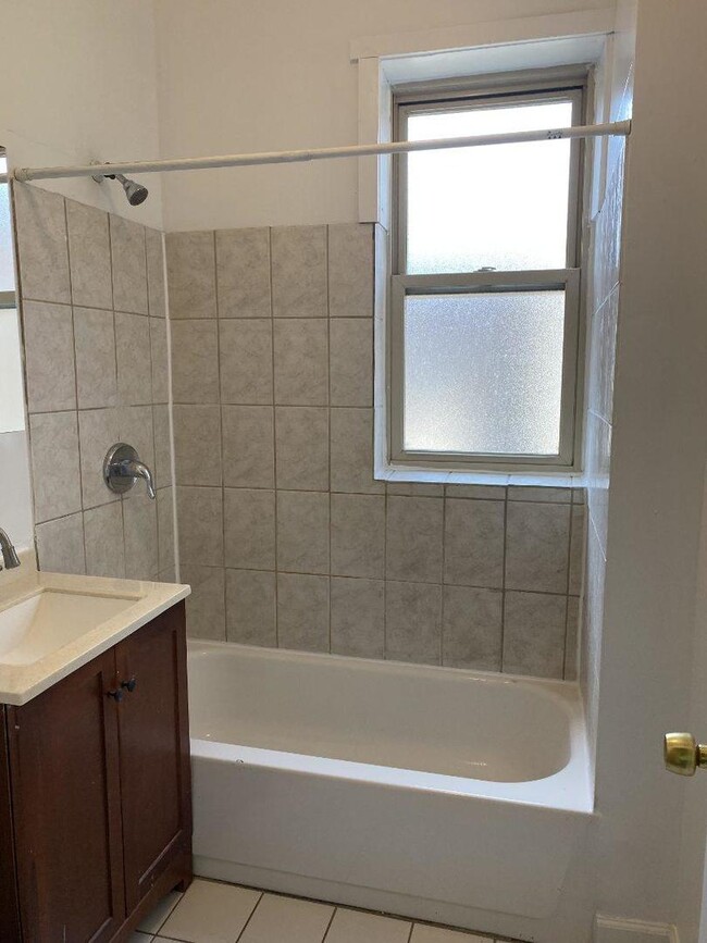 Building Photo - 1733 W 91st St