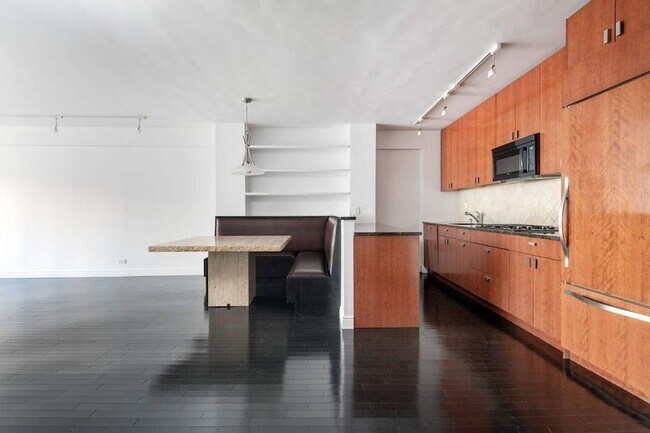 Foto del edificio - 166 E 63rd St