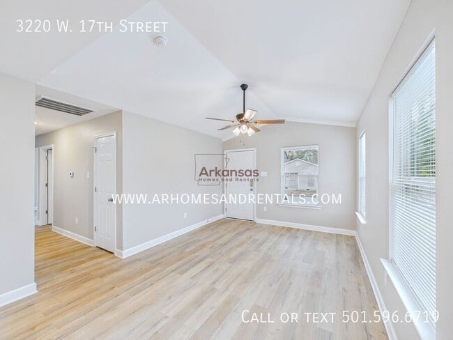 Foto del edificio - 3220 W 17th St