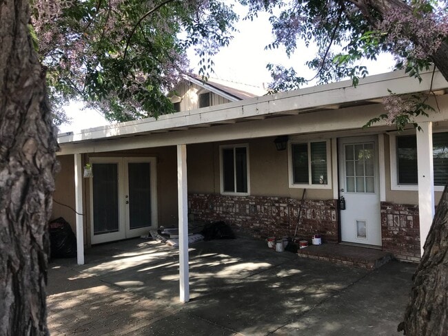 Photo - 14993 Yucca Ave Apartment