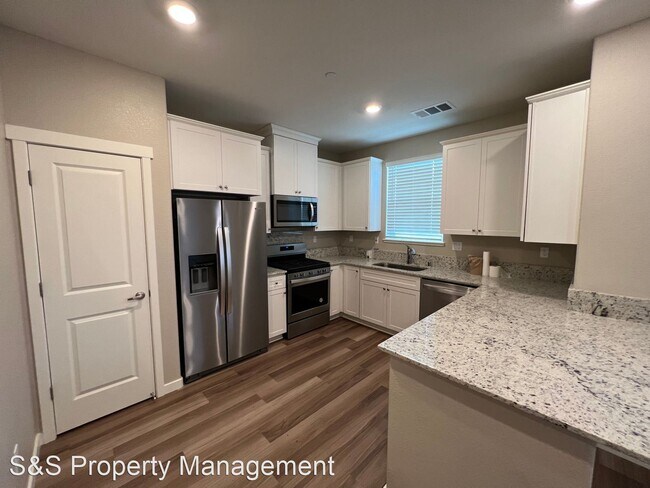 Foto del edificio - 3 br, 2.5 bath House - 4071 Liverpool Street