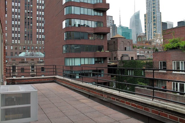 Foto del edificio - 35 E 35th St