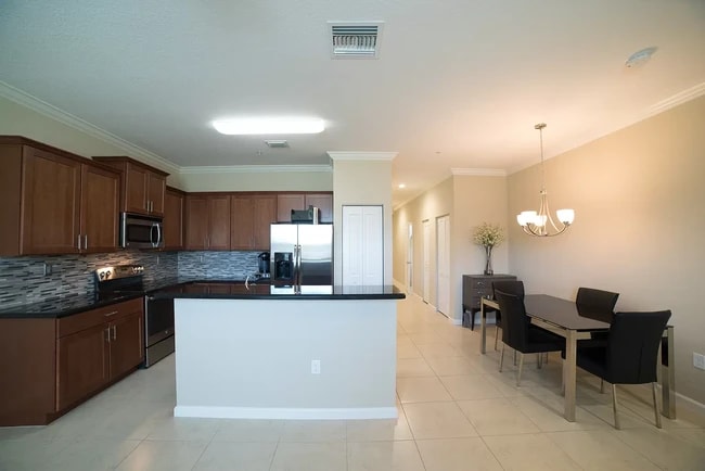 Kitchen, Dining - 274 SW 7th Ct