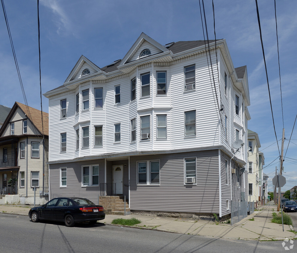 540-542 N Front St, New Bedford, MA 02745 - Apartments in New Bedford ...