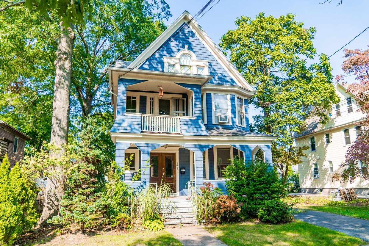 180 W Rock Ave Unit 1 fl, New Haven, CT 06515 Apartments in New Haven