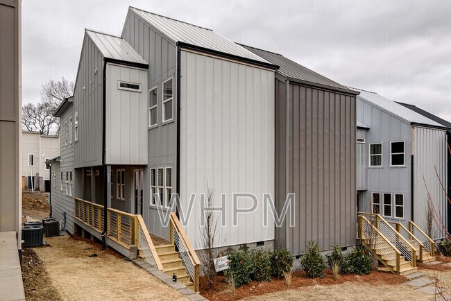 Building Photo - 423a 35th Ave N