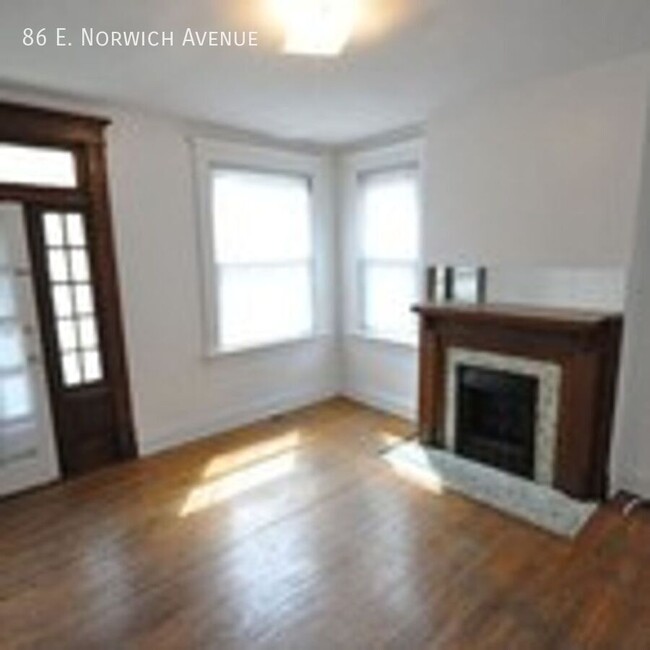 Foto del edificio - Awesome 2 Beds 1 Bath on Norwich!