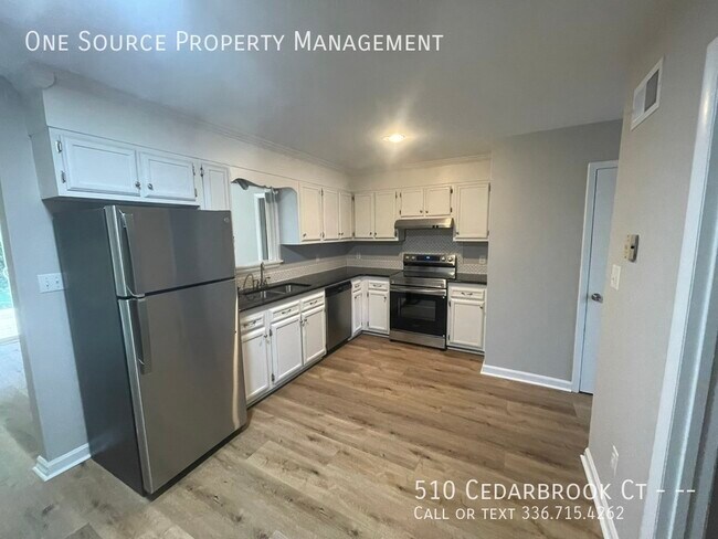 Foto del edificio - 510 Cedarbrook Ct