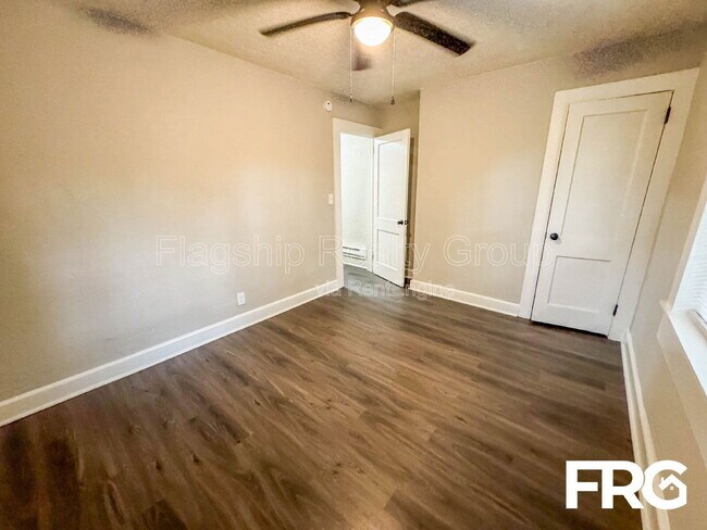 Foto del edificio - 804 Bancroft Ave