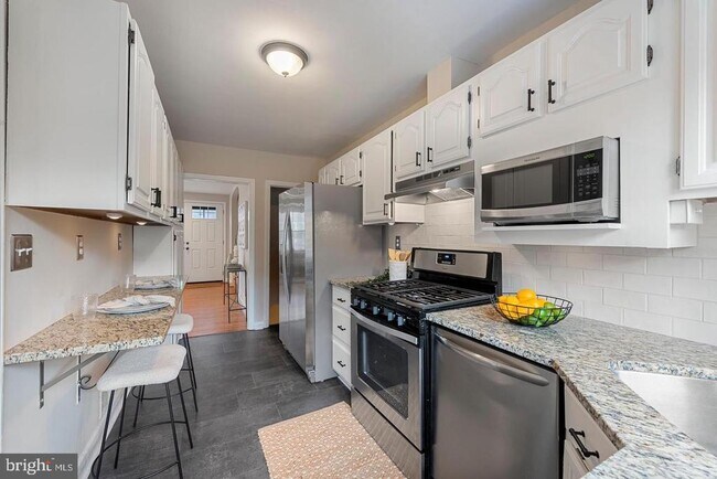 Building Photo - 183 Stanmore Rd