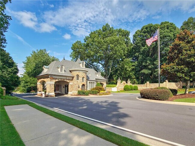 Foto del edificio - 7335 Craigleith Dr